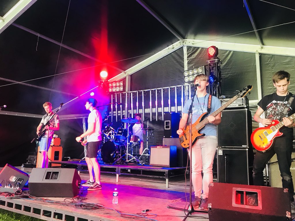 Day 2 @boltfest <a href="/MotionBridge_UK/">Motion Bridge</a> opening up the shade station stage #motionbridge