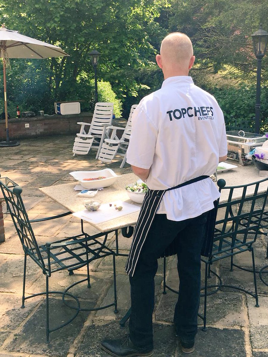 TopChefsEvents's tweet image. Relax with your friends - Trevor is ready to cook for you...😀💯🥂🍾☀️😎

#privatecatering #topchefsevents #topchefs #privatelunch #personalchef #herts #essex #Cambridge #M11
