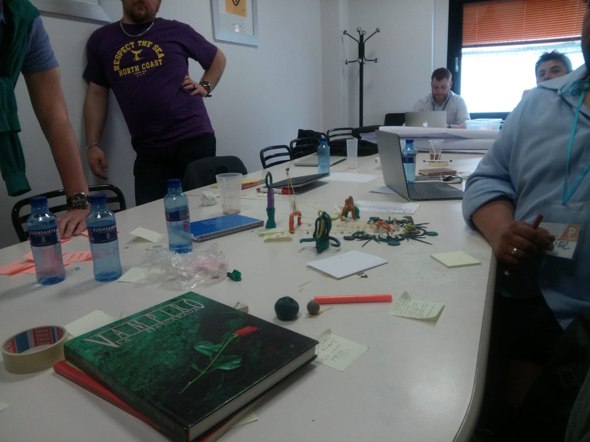 ImpulsaTIC's tweet photo. Los proyectos del Avilés Weekend Emprendedor evolucionan a toda máquina en torno a temas tan diferentes como la lectura, el ciclismo y los juegos de rol en la @CECurtidora 

#emprendedores #emprendedoras #Avilés #Asturias #leanstartup #ideas #proyectos https://t.co/4D3ukSs4AV