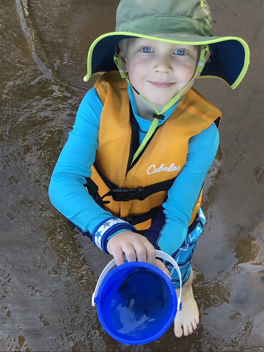 BNL_Gruenke's tweet image. Catching fish! 🐟 #excitement #hoursoffun