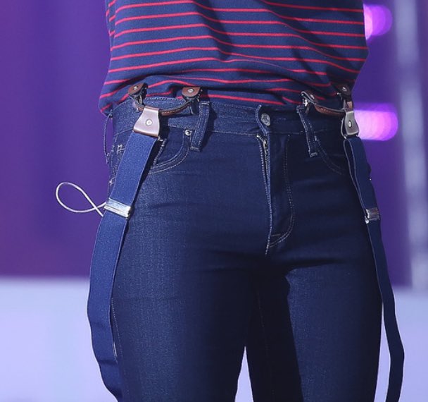 beabolter's tweet photo. 📂documentos 
 └📁pornô 
      └📁 pornô safado
          └📁 pornô pesado demais
               └ 📁 coxas do Baekhyun https://t.co/qziDRgrCn6