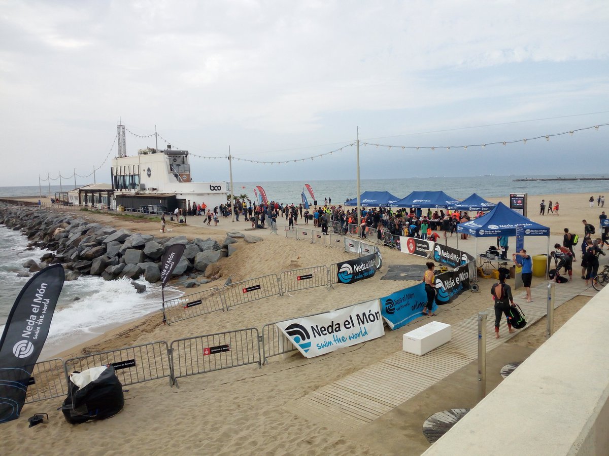 doc_medical's tweet photo. En la salida de la 8a Neda el Món SWIM BARCELONA en la playa de la Mar Bella. https://t.co/u2wGguJAMP