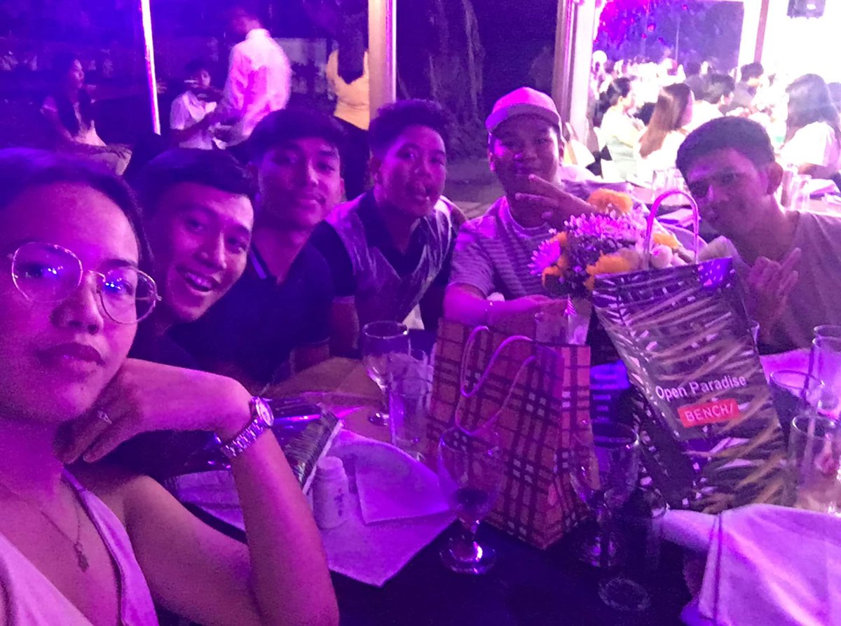 _vinsmokes's tweet photo. Perpekto. #Squad4lyf https://t.co/vvBiWHUWZD