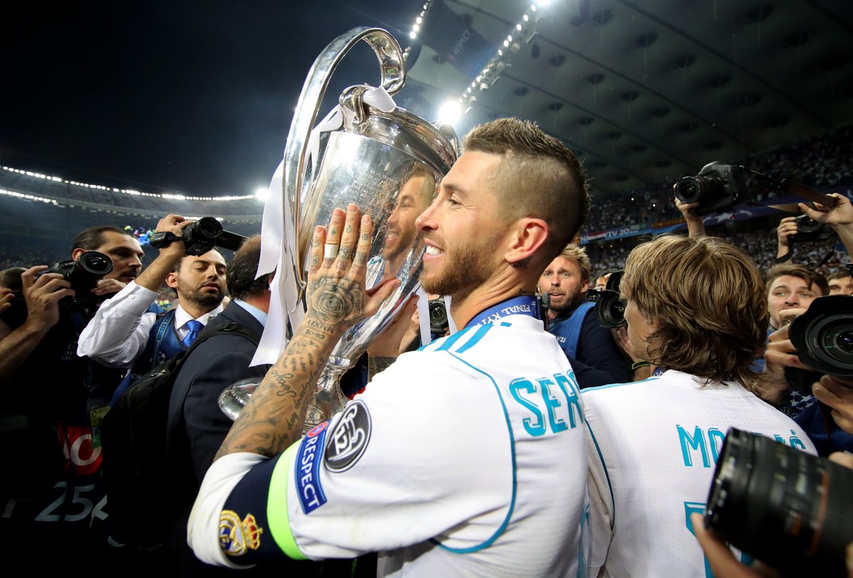 LigadeCampeones's tweet image. Sergio Ramos, leyenda del @realmadrid = el primer jugador en capitanear a su club a tres victorias en las finales desde Franz Beckenbauer (1974-76). 🏆🏆🏆

 #UCLfinal