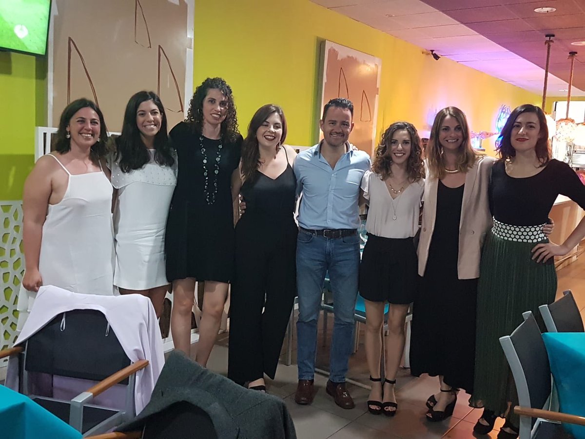 Cirurgia Son Llàtzer (@cirugia_hsll) on Twitter photo 8 generaciones de residentes de <a href="/Cirugia_HSLL/">Cirurgia Son Llàtzer</a> reunidos para celebrar que tenemos a una nueva especialista! Felicidades Dra De La Llave! Con <a href="/holasoclanna/">Annnnna :)</a> <a href="/Pmjose13/">Jose M. Muñoz Pérez</a> <a href="/Tonieta86/">Antònia Crespí</a> <a href="/PauAseques/">Pau Carbonell Aliaga</a> <a href="/Miamaar/">Mar Escales Oliver</a> @pamplemouselle <a href="/SonLlatzer/">Hospital Universitari Son Llàtzer</a> 8 generaciones de residentes de <a href="/Cirugia_HSLL/">Cirurgia Son Llàtzer</a> reunidos para celebrar que tenemos a una nueva especialista! Felicidades Dra De La Llave! Con <a href="/holasoclanna/">Annnnna :)</a> <a href="/Pmjose13/">Jose M. Muñoz Pérez</a> <a href="/Tonieta86/">Antònia Crespí</a> <a href="/PauAseques/">Pau Carbonell Aliaga</a> <a href="/Miamaar/">Mar Escales Oliver</a> @pamplemouselle <a href="/SonLlatzer/">Hospital Universitari Son Llàtzer</a>