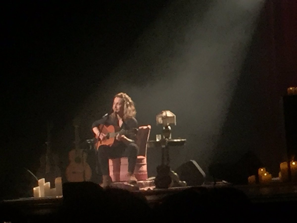 elodiebellamy's tweet photo. "Depuis je compte les jours ... " 🎼J-3 avant Annecy ❤ hâte de revivre ces doux moments ! J'espère te voir à fin du concert car pour moi cette date sera la dernière page de cette jolie histoire de "&amp;" 😘 @jdoreofficiel #VOUSetMOI #Annecy #arcadium #jdtour #jdsolo https://t.co/pZ9YBCa3be