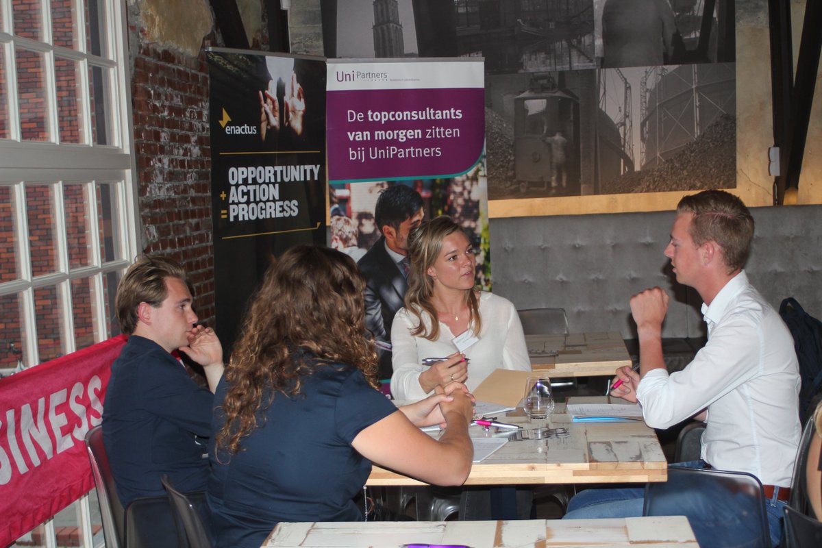 Donderdag waren Monuta en Holland Trading Group te gast bij de Company Clash, georganiseerd door onze vestiging in Groningen, waarbij interessante cases werden gepresenteerd door beide bedrijven. Iedereen bedankt voor de leerzame en gezellige avond! #Monuta #HollandTradingGroup