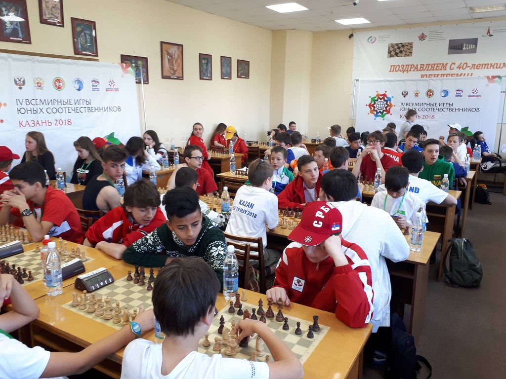 LuteceEchecs's tweet image. Les #Luteciens Andrei et Dmitry ont brillé aux jeux internationaux des jeunes russophones à #Kazan ville russe qui accueillera la @FIFAWorldCup ! Avec plus de 60 pays, les Français russophones terminent à une excellente 4e place aux #échecs ! #chess  lutece-echecs.fr/NewsClub.php?i…