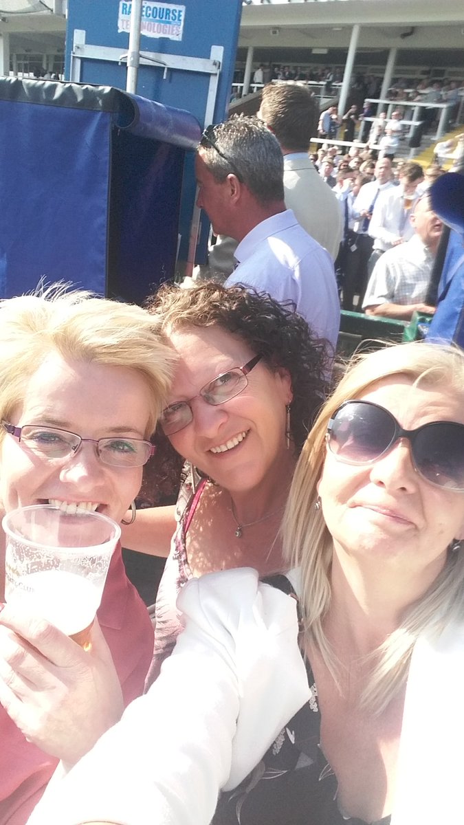 Calamityjane67's tweet photo. Great day at Haydock. .no I didn't win but the girlies did https://t.co/kSmCu0R4Nj