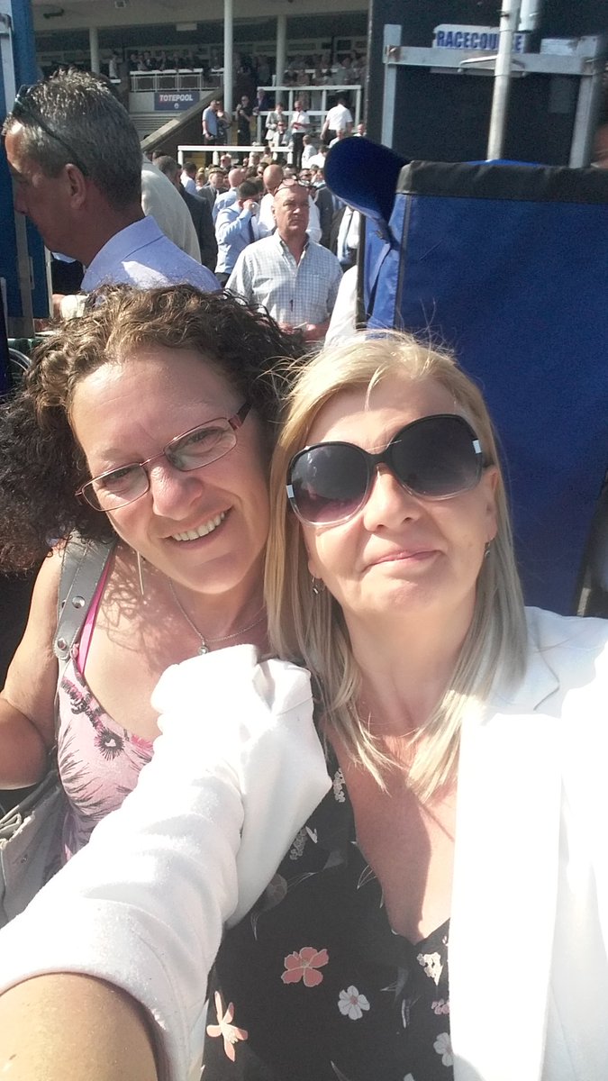 Calamityjane67's tweet photo. Great day at Haydock. .no I didn't win but the girlies did https://t.co/kSmCu0R4Nj