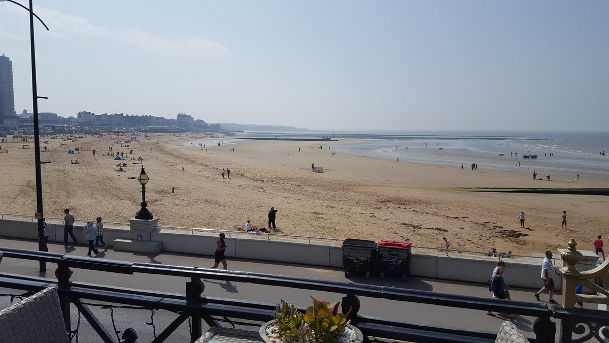 So many micro pubs, cafes, art galleries, shell grotto and of course the fabulous beach. Oh and great company.... <a href="/_levenstyle/">Christine - Levenstyle</a> #Margate #travel