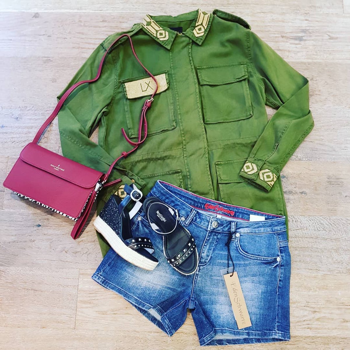 The Eden Schwartz Bella short.

#festival #proof#military #jacket #alixthelabel #party #clutch#paulsboutique #denim #short#edenschwartzjeans #nerogiardini #fashion #modeloftheday #modelfashion #models #design #designerworld #denim #edenschwartzjeans #edenschwartz #jeans #eden