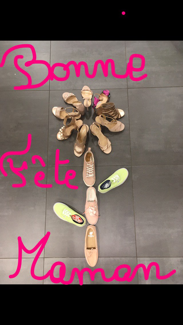 ow.ly/romI30kcu47 #bonnefeteatouteslesmamans #maman #mother #mum #madre ... les mamans sont à l’honneur ..#palladium #vans #padovan #brunopremi ...toutes les plus belles marques chez #fannychaussures ..Très belle journée #maman et à très vite chez #fannychaussuresbiensur