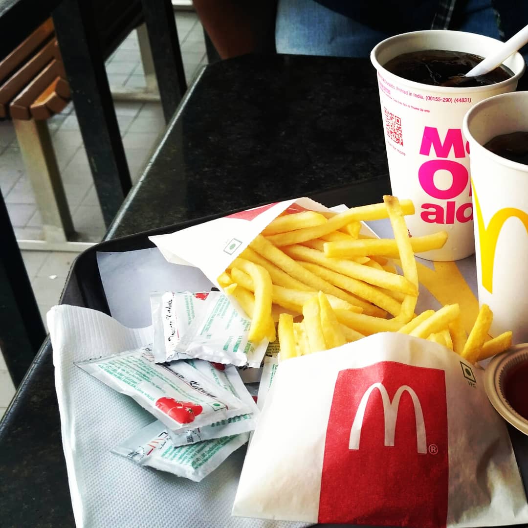 DigitalSantosh's tweet photo. #McdonaldsBreakfast  #Nh4Highway🛣 https://t.co/oBzTEkPtTv