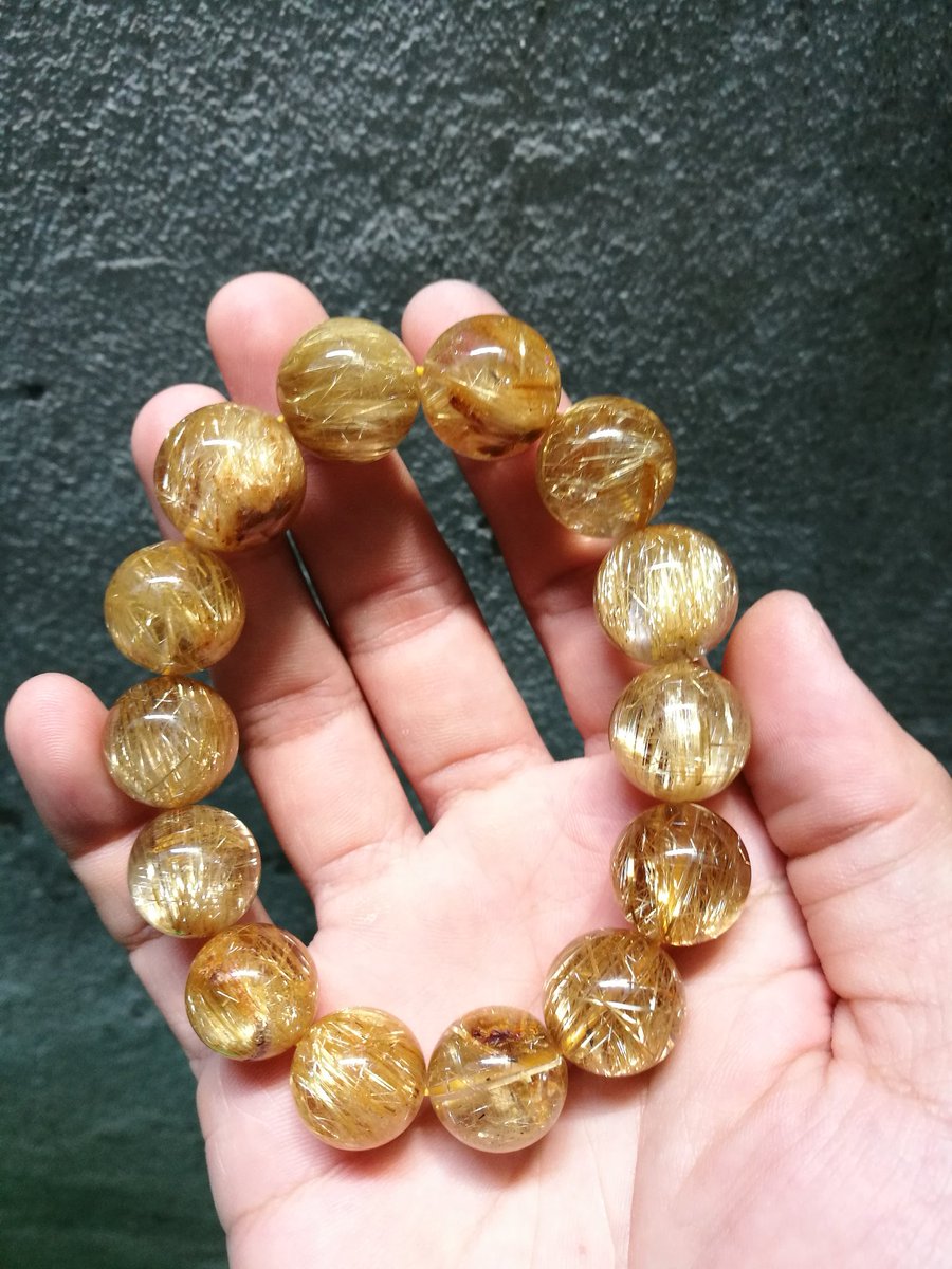 hsgemstone's tweet photo. High quality of Golden Rutilated Quartz https://t.co/V8iY6uzxMu