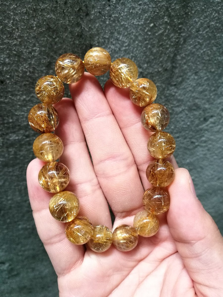 hsgemstone's tweet photo. High quality of Golden Rutilated Quartz https://t.co/V8iY6uzxMu