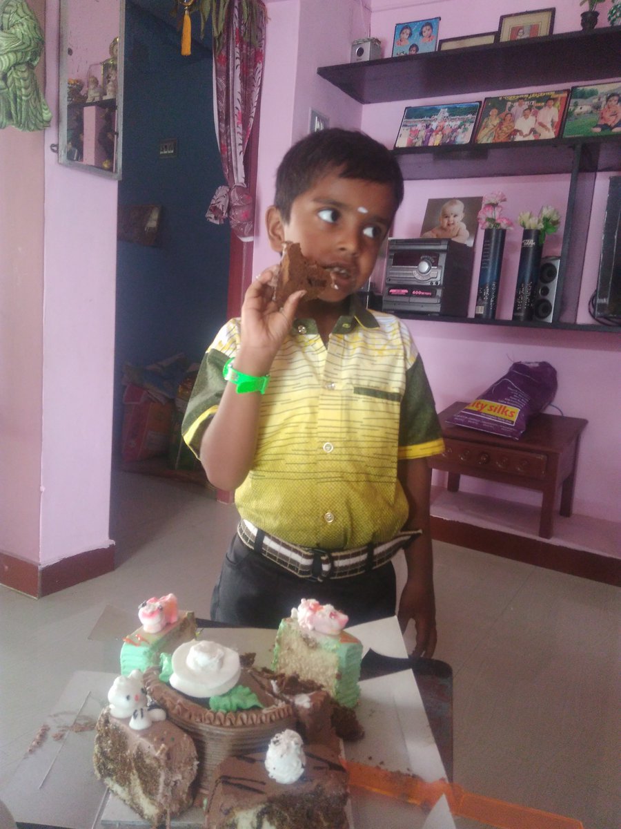 yogit10's tweet image. இன்று எனது மகன் ஆ. யோகித் பிறந்த நாள், வாழ்த்துக்கள்  வாழட்டும் வளமுடன்......