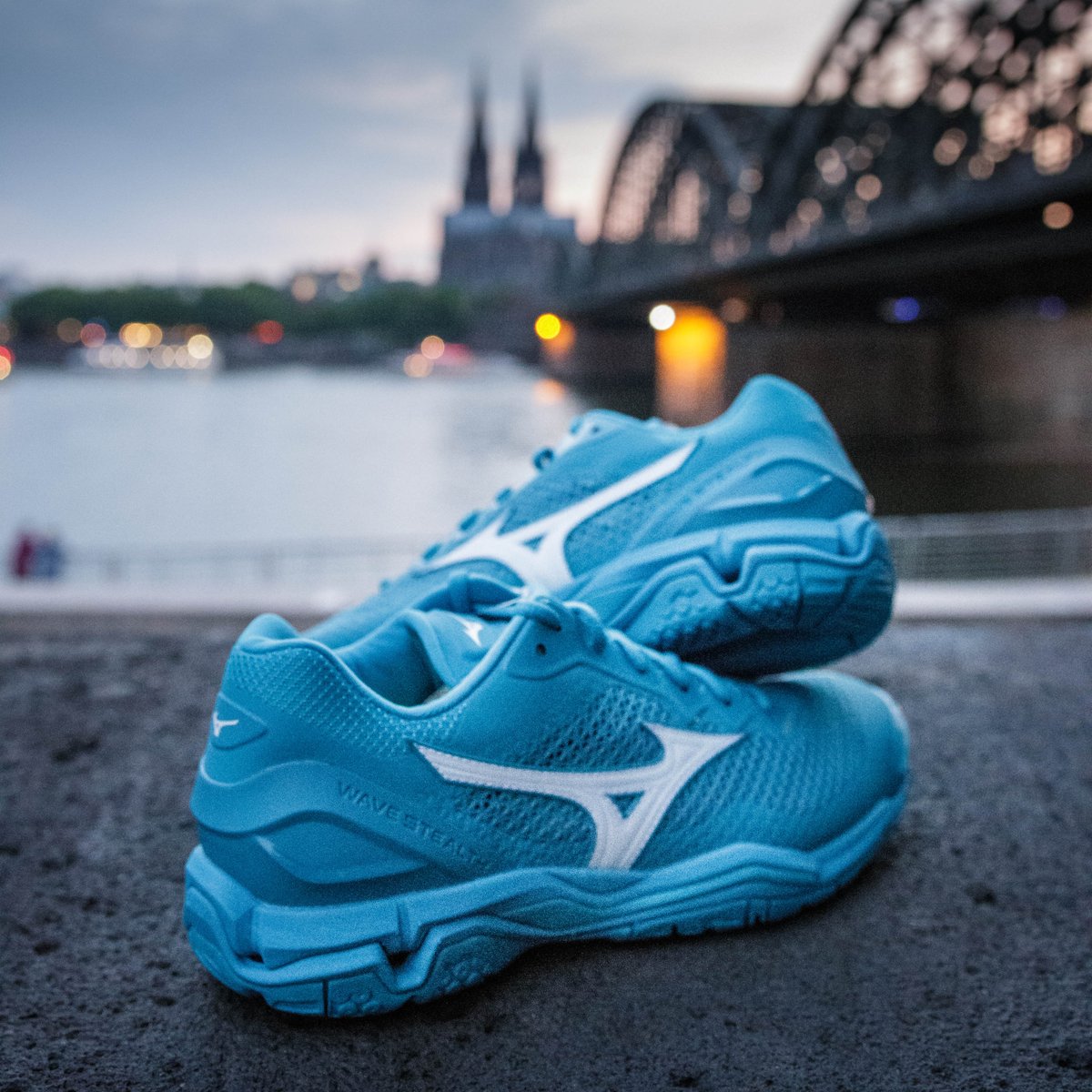 wave stealth v mizuno