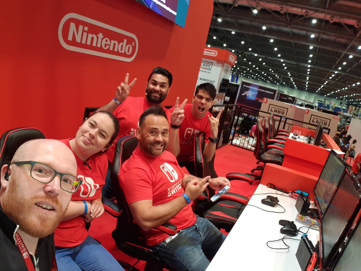 mattbonno's tweet photo. DAY 3 @ #MCMComicCon @NintendoVSUK Stage team Ready for action....... #AndWereLive! https://t.co/UcxaEcYUd6