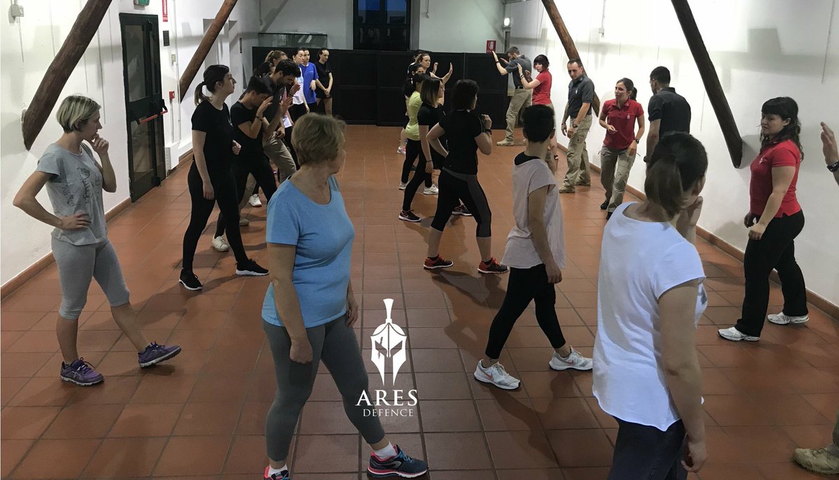 ARESdefence's tweet photo. 25.05.2018 - #Carimate - #Como - #Lombardia - #Italy
Primo appuntamento per il corso ARES Difesa Personale Femminile con il patrocinio del Comune di Carimate (Co)
Grazie a Tutte, siete state FANTASTICHE!!!
Ed è Solo l'inizio...
Vi aspettiamo Venerdì 01 Giugno 18
#WeAreARES https://t.co/rfIPvQ17S0