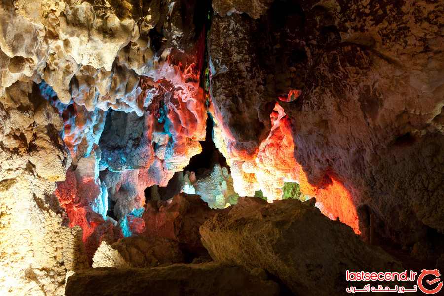 mohamedghavami's tweet photo. A very beautiful lime stone water cave in about half an hour away from kashan/IRAN,it's known as nakhjir water cave.
#hellohomestay #homestayhost #traditional #iran #travel #Traveller #travelblogger #travelphotography #tourist #tourism #touristguide #iran #nature #naturelovers https://t.co/hcraavsImG