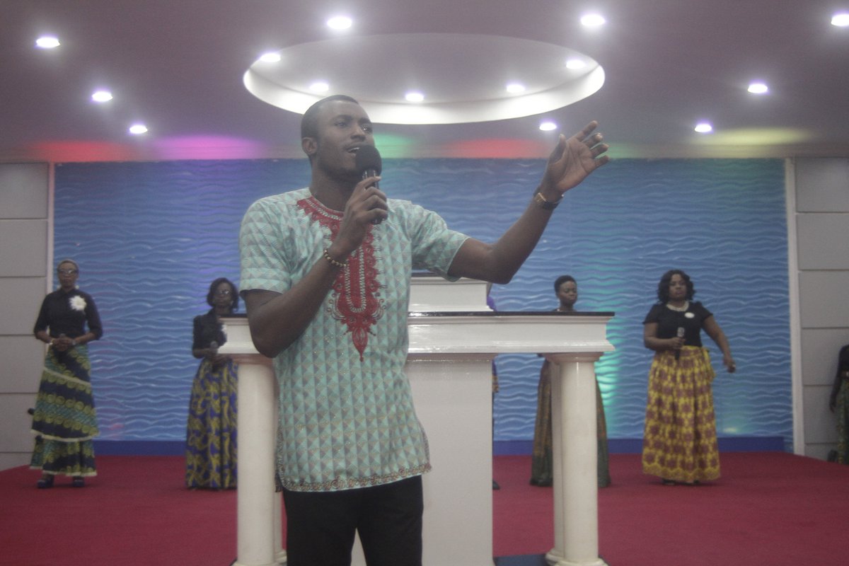 fotasurulere's tweet photo. Happening now: Seasoned psalmist leading us in Praise and worship

Your love has taken over me
Father I depend on you
I have confidence in you
In you oh Lord I put my trust
Under the canopy
Give me security
I am the righteousness of God

#FOTAService #CelebrationService https://t.co/NJpyWT25J2