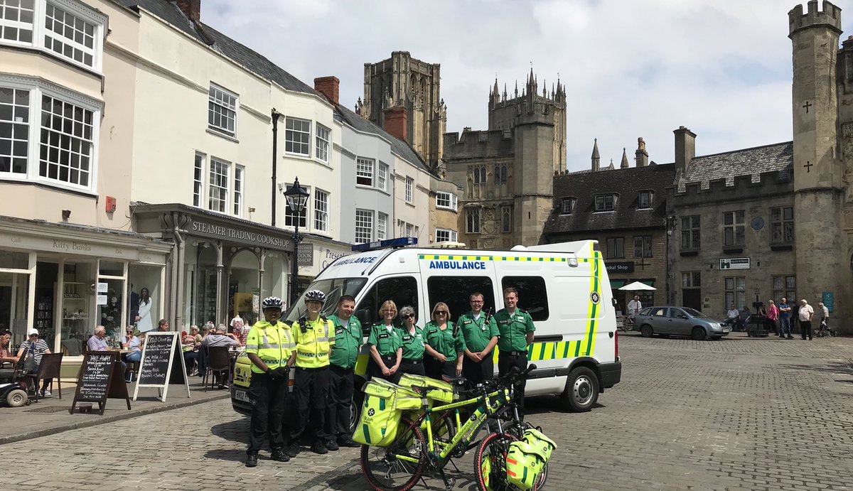 Great to see <a href="/stjohnambulance/">St John Ambulance England</a> @centralswsja <a href="/sjawells/">St John Ambulance Wells</a> supporting the Wells fun run today