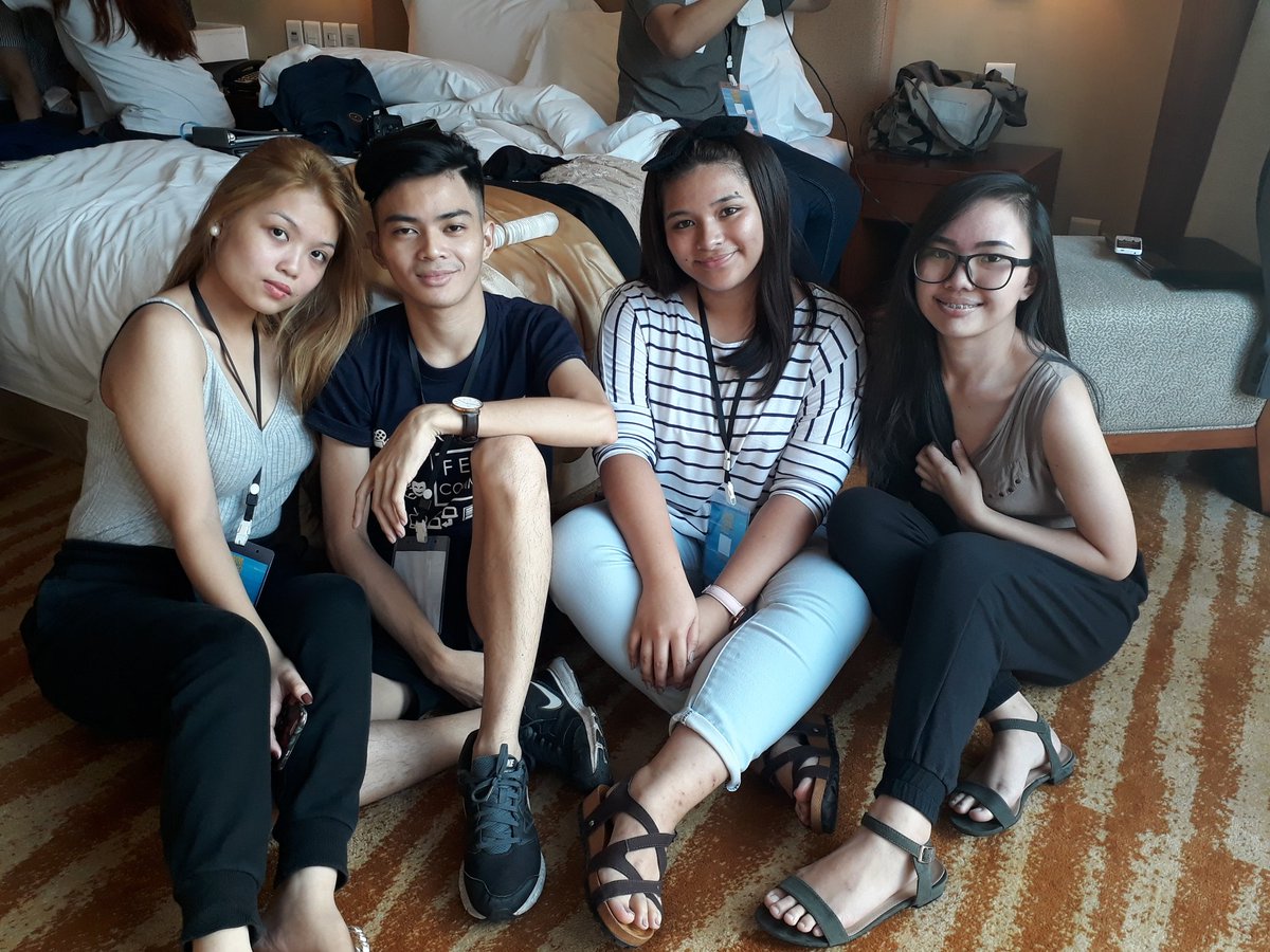 FEU_CommSoc's tweet photo. Getting ready for the Socials Night. Use the hashtags #CommGrandBall2018 and #GreaterCommSoc to win prizes tonight! https://t.co/9kVArKgXbm
