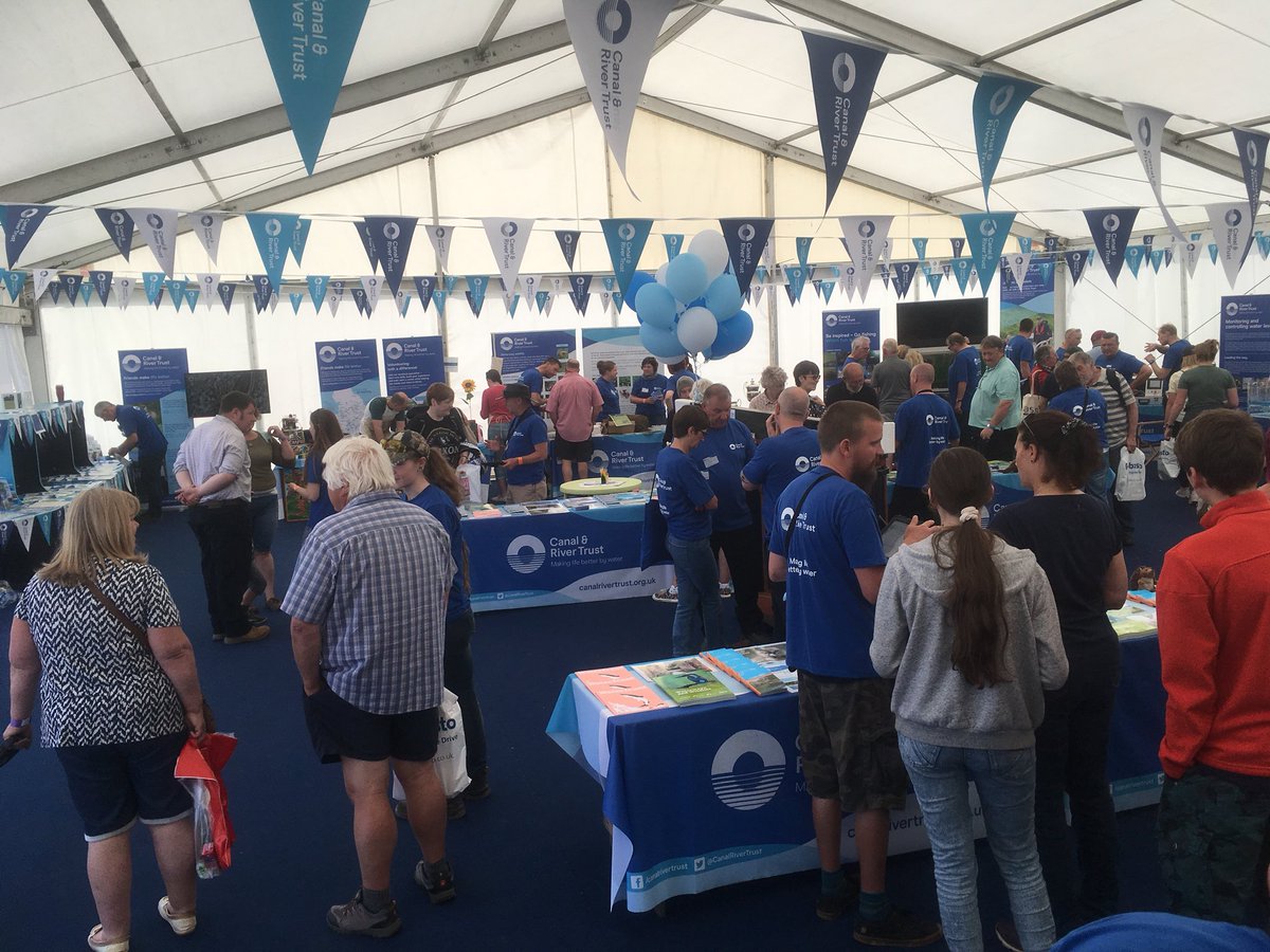 MatthewCRT's tweet photo. @CanalRiverTrust tent @CrickShow is filling up quickly today https://t.co/3dkGDFgoQi