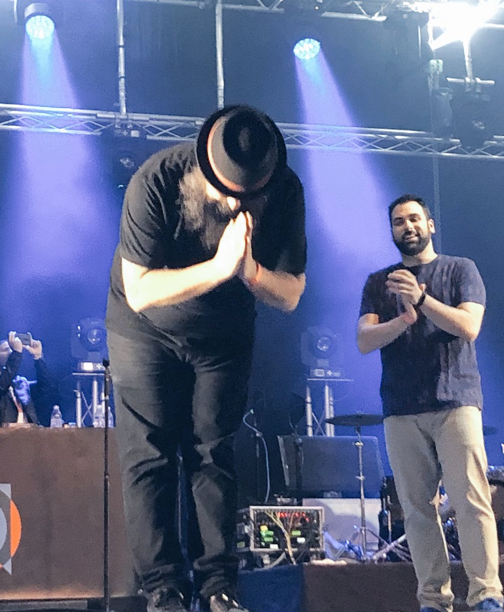 AmelitaKMF's tweet photo. Y luego están ellos, que sin darte cuenta hacen más magia que nadie y le dan el toque perfecto a cada tema, gracias. #DjMesh #HectorGarcía https://t.co/GgOOI73Z0T