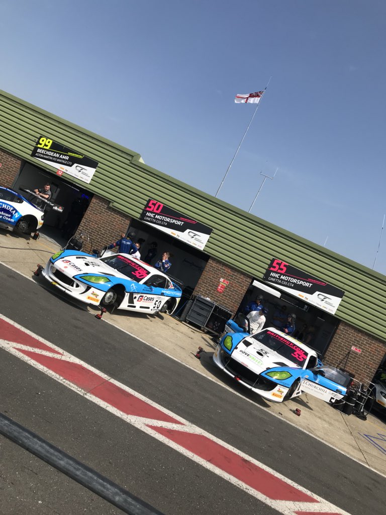 HHC_Motorsport's tweet photo. Here we go ready for race one of the day! Let’s do this! 💪🏻🤞🏻#BritishGT https://t.co/lIIyuGAqGd