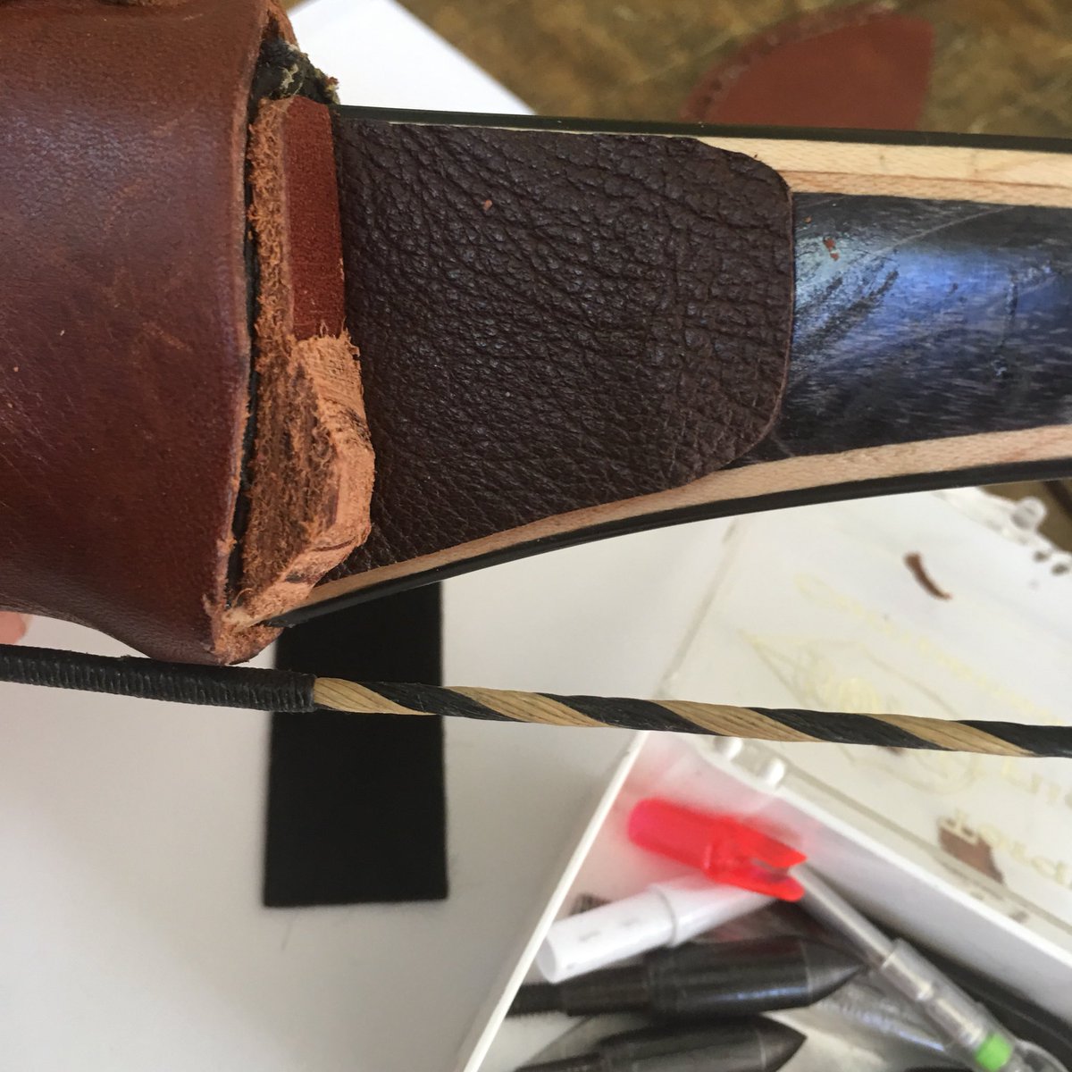CoffeeArchery's tweet photo. Check out this PUNK! He reduces the gap 10cm @ 20m 🏕🏔 #archery #strikeplate #TradLife https://t.co/hYH4LSIGQH