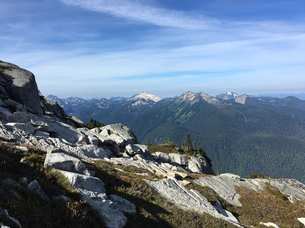 FidirStore's tweet photo. Anyone else getting to the #mountains this summer? If so, let us know - the remoter the better, and we'll feature a post of our favourite in the coming weeks.
This shot was taken by FIDIR's Eddy in Washington State's North Cascades.
#FIDIR #pacificnorthwest #greatoutdoors https://t.co/7NPBabjlWJ