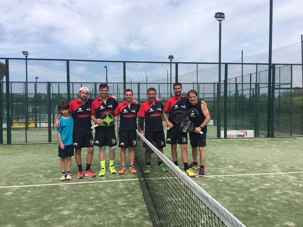 jackoroveda's tweet photo. Otro gran día de padel, vamos equipo!! Partido a partido.. @FCatalanaPadel @starviepadel @bergaresort #bergaresortpadelclubb #sanmiguel00isotonica https://t.co/YsOGWcFgWD
