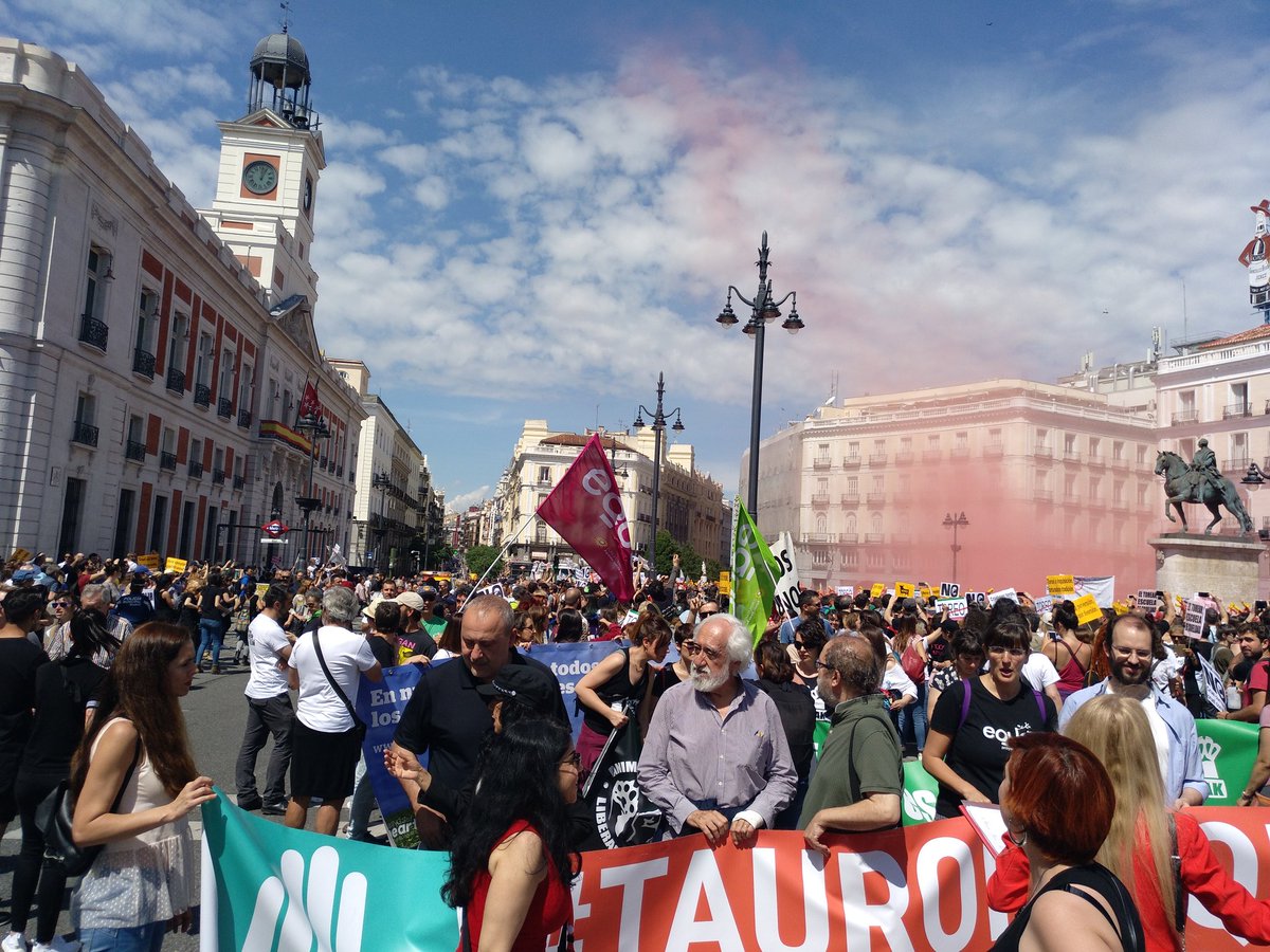TauromaquiaEsV's tweet photo. ¡A punto de empezar la manifestación! Aún estáis a tiempo de venir y gritar todos juntos #tauromaquiaesviolencia #TauromaquiaAbolición #TauroViolencia #27MYoVoy #Madrid https://t.co/F9d8atCZXx