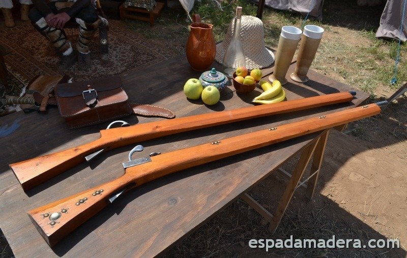 EspadasRedo's tweet photo. Reproducción de arcabuz otomano S. XVI, (no es funcional) para la recreación histórica de 1570 en Padules (Almería) la Paz de las Alpujarras https://t.co/jjDacWiFFJ