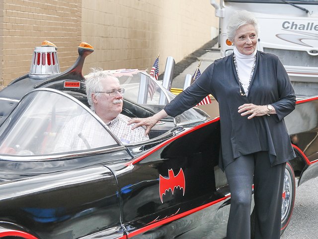 startrektour's tweet photo. Today we wish our friend @LeeMeriwether a very happy birthday ! She of course played Losira in the #StarTrek episode "That Which Survives". She is most famous for playing "Catwoman" in the 1966 Batman movie.
Come back and see us again soon dear lady! #StarTrekFamily https://t.co/xuxeWFE41r