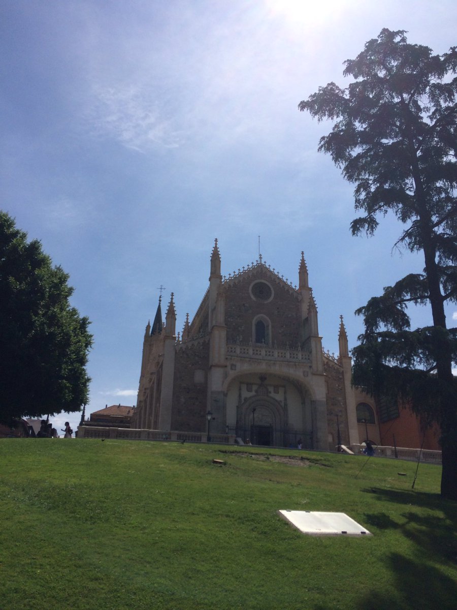 MillchaseMFL's tweet photo. The stunning Prado museum this morning. Weather is beautiful. Now time to relax in the park before lunch. https://t.co/FS1BOagef8