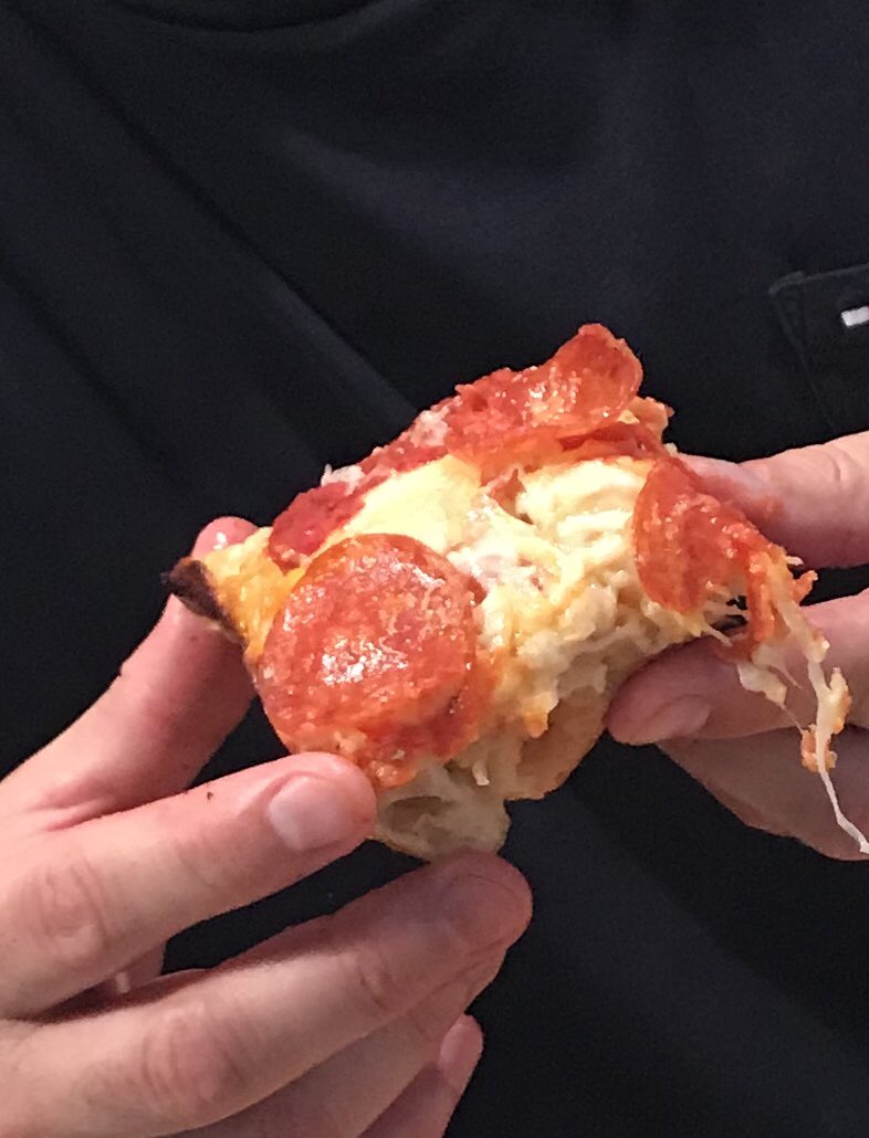 VSTheFoodSnob's tweet photo. I Tried out my new #Detroit #pizza pan the other night. WOW! Delicious! I don’t need to go out for pizza anymore! Thanks for the idea! @JeffMauro My paeson! @FoodNetwork #TheKitchen #crusttocrust https://t.co/evormVHryL