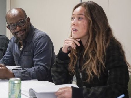 clexaslegendary's tweet photo. i would like to say "find someone who looks at you as they look at alycia debnam-carey", but who doesn't look at alycia like that? https://t.co/oI0Q0r4wpO