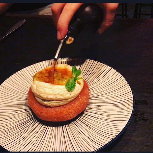 CheriTheGlutton's tweet photo. RUM BABA. add some more Rum when it’s served :)
.
#ベトナム #ホーチミン #ちぇり #美味いもん #グルメ #料理 #Vietnam #hochiminh #Cheri #whatsyummy #gourmet #cuisine #ラムババ #rumbaba #quince https://t.co/PhLS4pV4xs https://t.co/O4RBXgPg4S