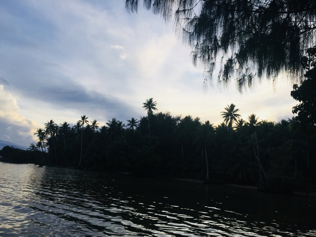 ahllieyoubetcha's tweet photo. Beach day!
 #LuckyWeFrmDaIslands 🌴🌊 #Home2018 #SouthSideYap https://t.co/VOPNvKpBr5