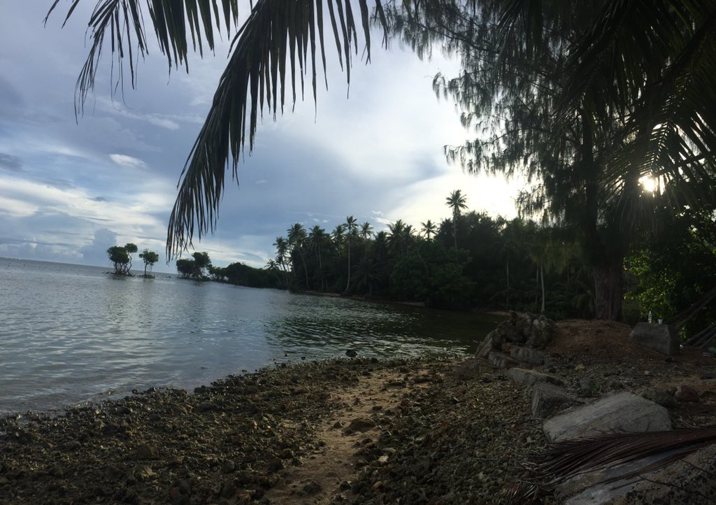 ahllieyoubetcha's tweet photo. Beach day!
 #LuckyWeFrmDaIslands 🌴🌊 #Home2018 #SouthSideYap https://t.co/VOPNvKpBr5
