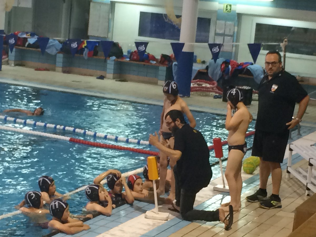 CNPobleNou's tweet photo. CINQUENS de la lliga!!! La victòria (1-3) davant el @wpterrassa que ens fa acabar en 5a posició. Partit treballat i disputat davant un grandíssim equip; els nostres benjamins han defensat com mai!! Bravo nois i noia!!! #waterpolo #cnpoblenou #poblenou https://t.co/OuGhN2zP6f