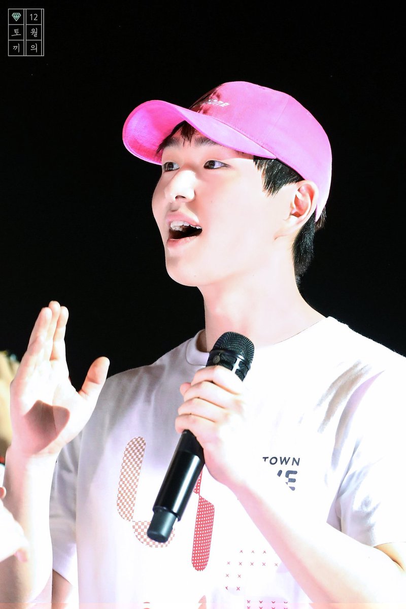 RimmaChang's tweet photo. 우리 항상 네 곁에 있을게요 ❤❤❤
#WeLoveJinki #WeProtectJinki #MySHINeeisFIVE #5HINeeForever https://t.co/DjF5EMomQH