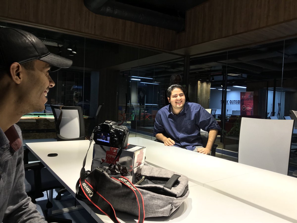 Cases101LY's tweet photo. Behind the scenes of the first session of #101Space 👀🙌🏼
تابعونا عشان اتشوفوا سراج وأنس كيف أبدعوا 👌🏼 https://t.co/a0qnPhHYsz