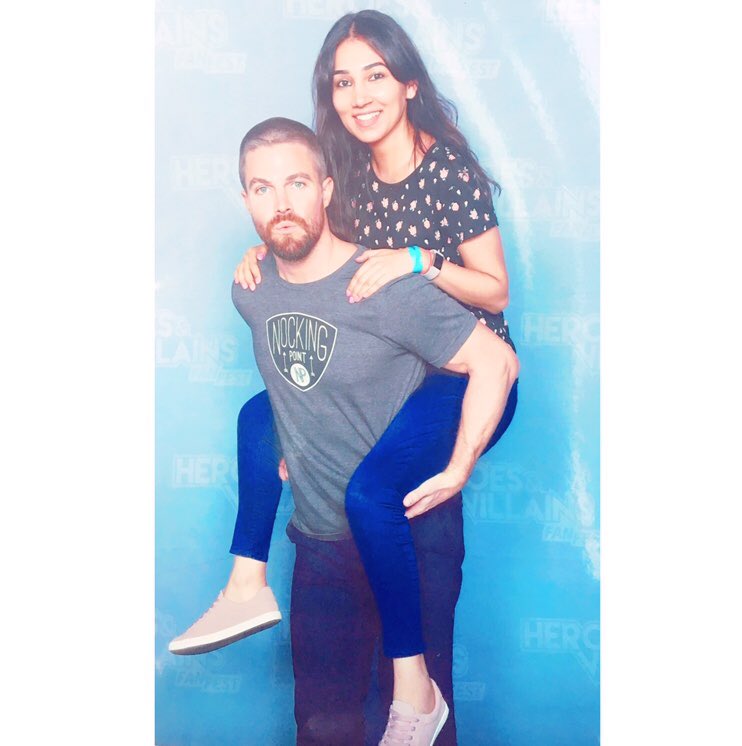 He said he’d only give me a piggy back 😁😋 <a href="/StephenAmell/">SA</a> #hvfflondon #hvff #hvfflondon2018