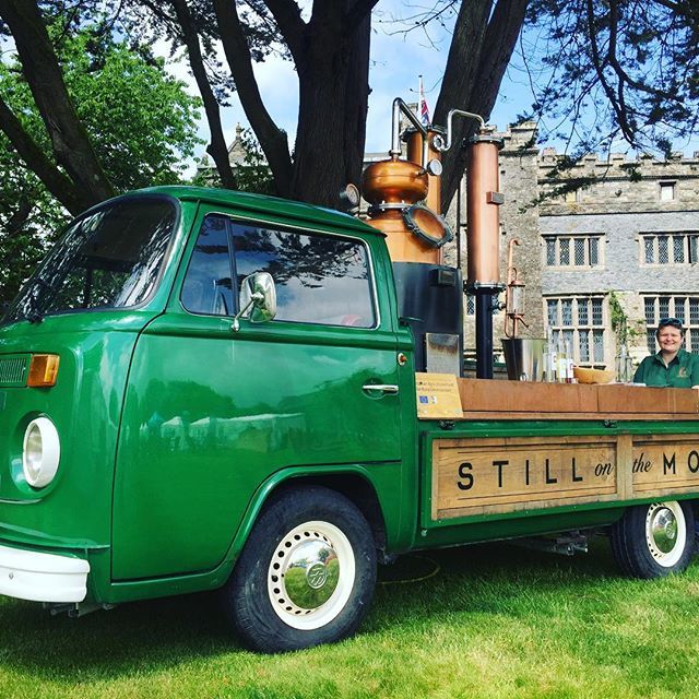 still_onthemove's tweet image. Ginny is at Boringdon Hall today making some Gin! #gin #wheresginny #thesuncameout #bankholidayfun ift.tt/2GTABS1
