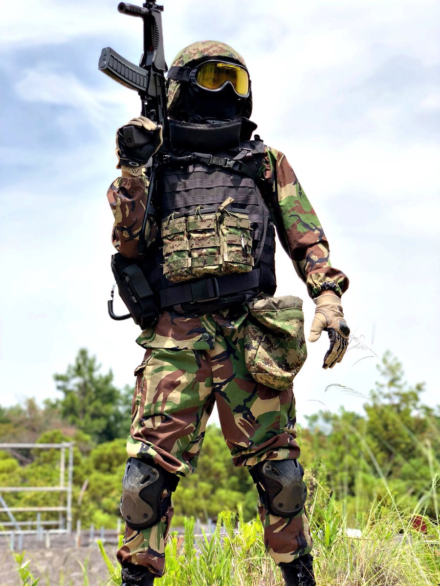 Hiro Eulen露sobr V Tvittere サバゲ報告 昨日のせたkurgan州sobrの隊員装備を雰囲気で組んでみました 4枚目 Kuklaにワンポイントでsurpatのアイテムを入れるのがオシャレすぎる ゴルカ着てないクルガン州の隊員もかっこいいですね 装備を晒すとサバゲーマーが Hiro Eulen露sobr V Tvittere サバゲ報告 昨日のせたkurgan州sobrの隊員装備を雰囲気で組んでみました 4枚目 Kuklaにワンポイントでsurpatのアイテムを入れるのがオシャレすぎる ゴルカ着てないクルガン州の隊員もかっこいいですね 装備を晒すとサバゲーマーが