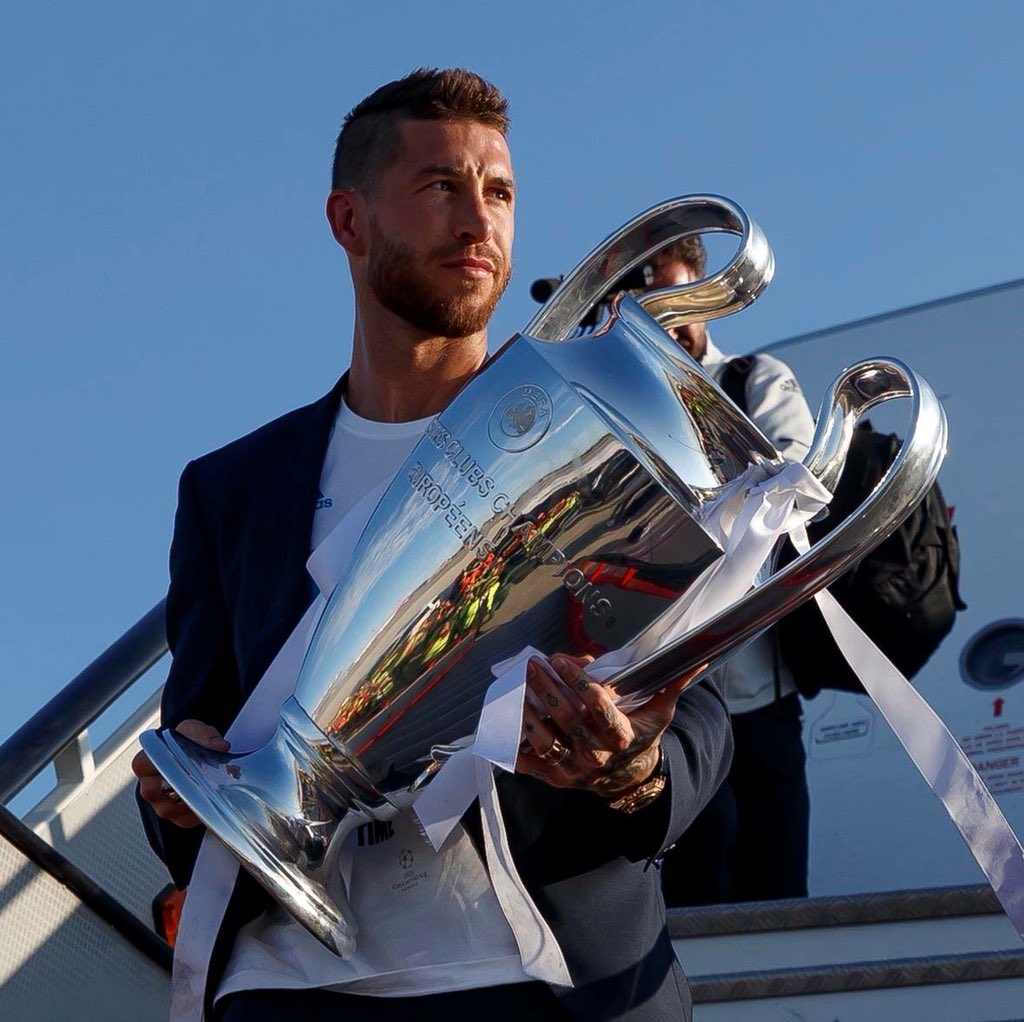 FootballFact101's tweet photo. That play with Ramos happens with almost any other player and no one bats an eye. A lot of you just love to hate Sergio because success brings jealousy, envy, hatred. Take a look at yourselves. #APORLA13 https://t.co/9Q37xSpt3C